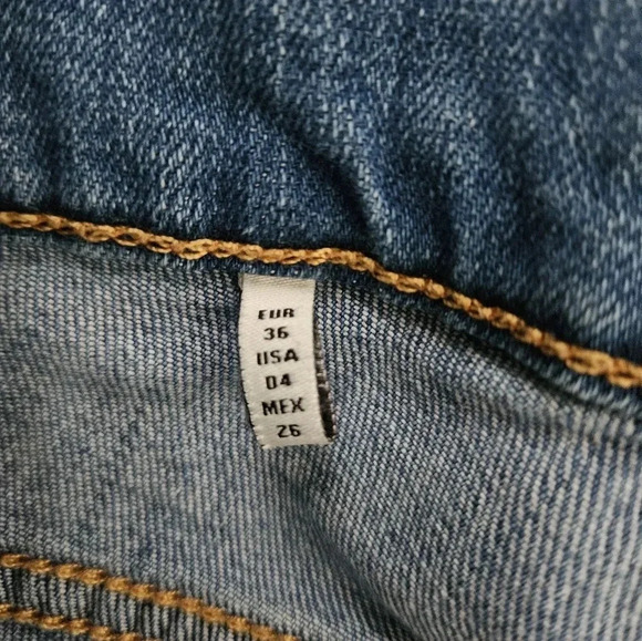 Zara distressed medium rise relaxed fit jeans size 4‎ - Picture 7 of 8